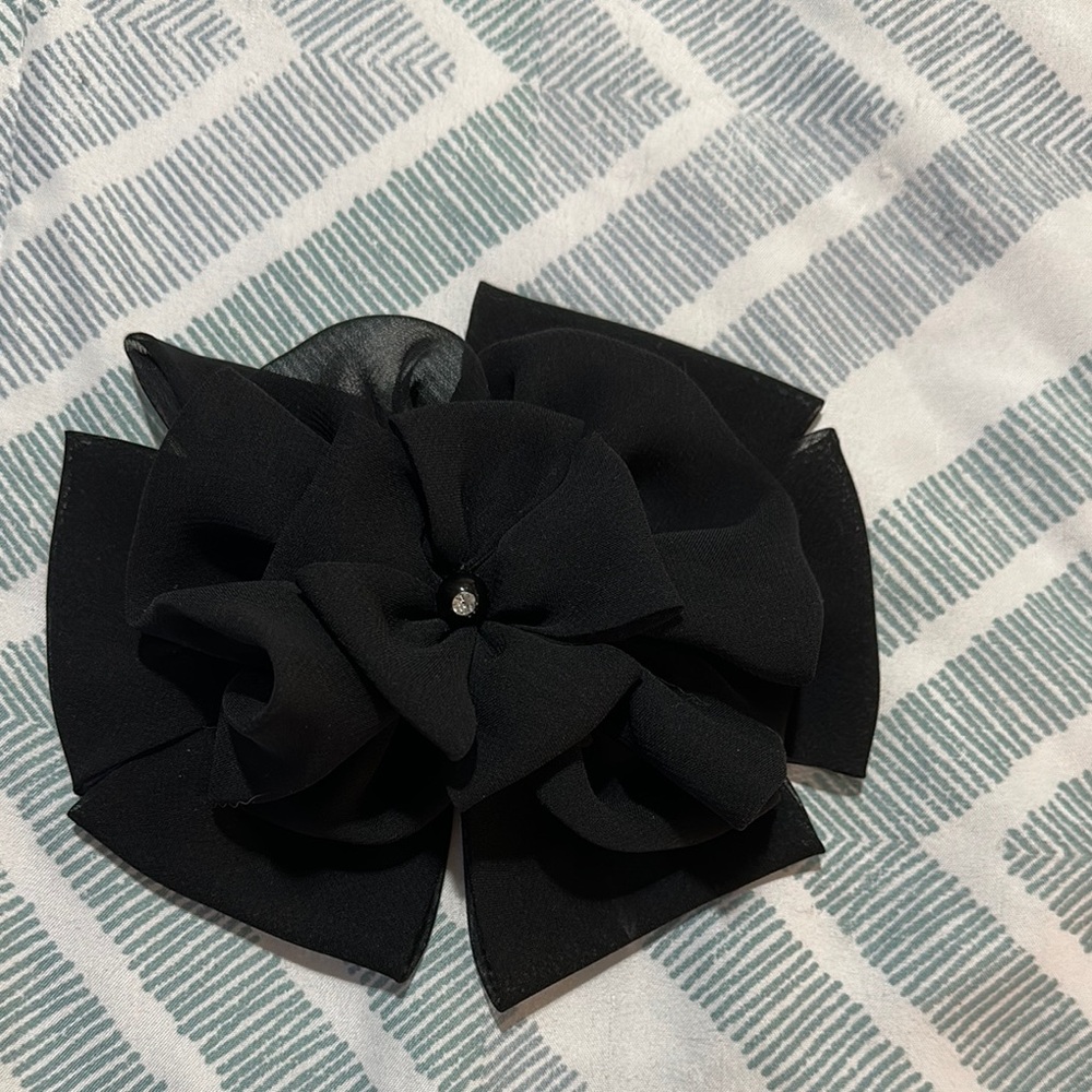 Black Voluminous Hair Bow Accessory